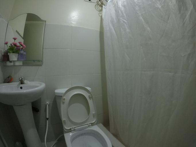 Bathroom 3, Parañaque Airport Hometel, Parañaque