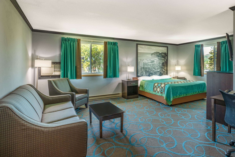 Bedroom 3, Super 8 by Wyndham Duluth, Saint Louis