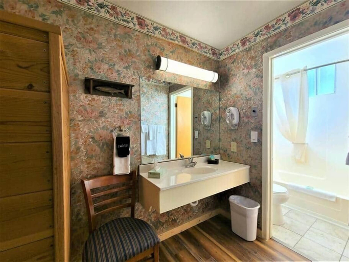 Bathroom 5, The Nook Pinetop, Navajo
