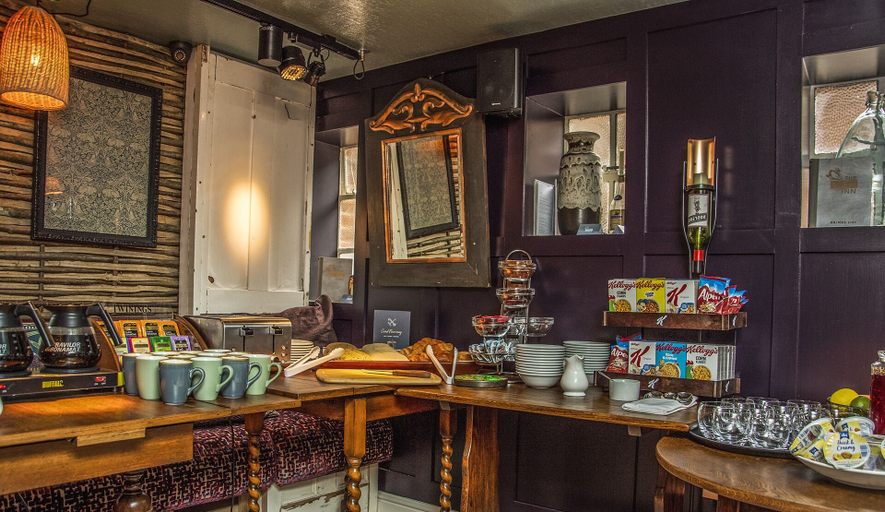 Food & Drinks 4, The Swan Inn, Surrey