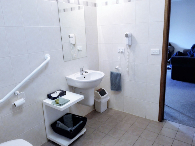 Bathroom 4, Eureka Lodge Motel, Ballarat  - Central