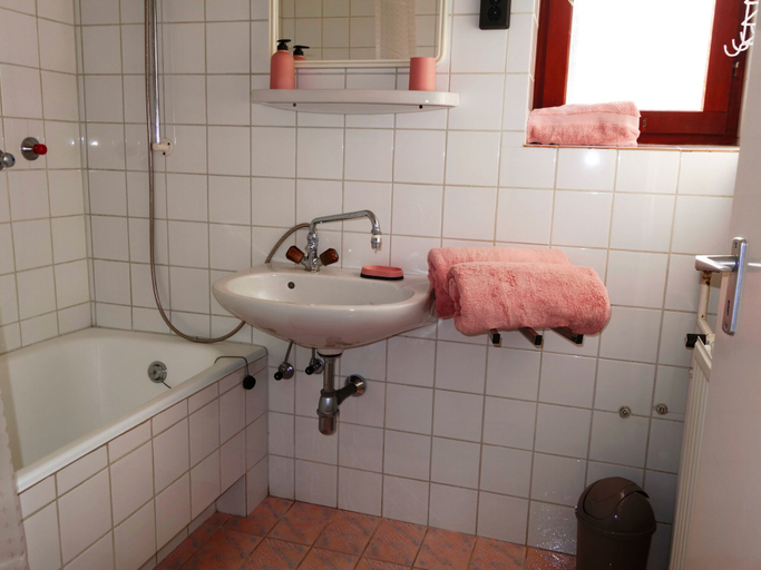 Bathroom 3, Tolena Heviz Apartments, Hévíz/Keszthely