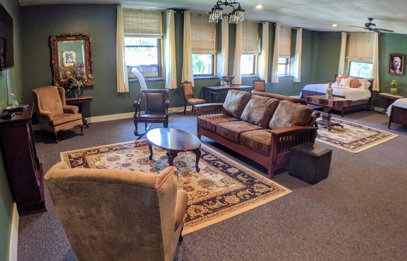Others 5, Sherman Inn, Saint Lawrence