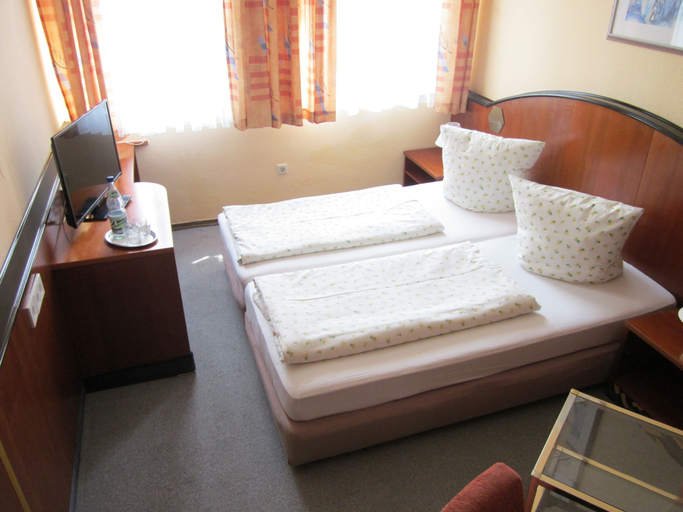 Bedroom 2, Hotel Krone, Hof