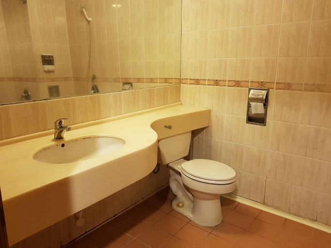 Bathroom 3, Huya Hotel, Taitung