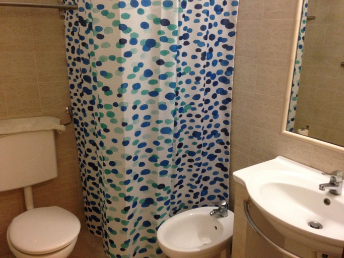 Bathroom 5, Vulcano Terme Residence, Messina