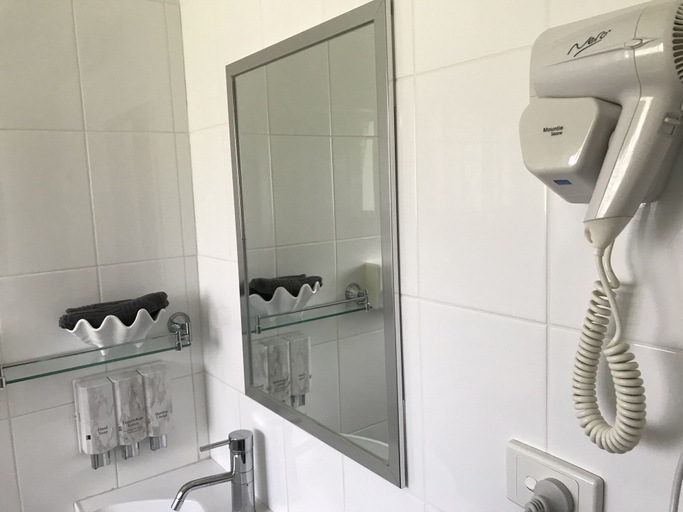 Bathroom 3, Jumbuck Motor Inn, Tenterfield
