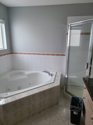Bathroom 4, Berkshire Homestay, Greater Vancouver