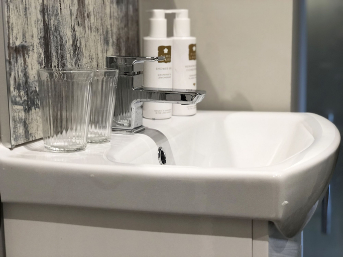 Bathroom 3, The Hive at Poppi Red, Cumbria