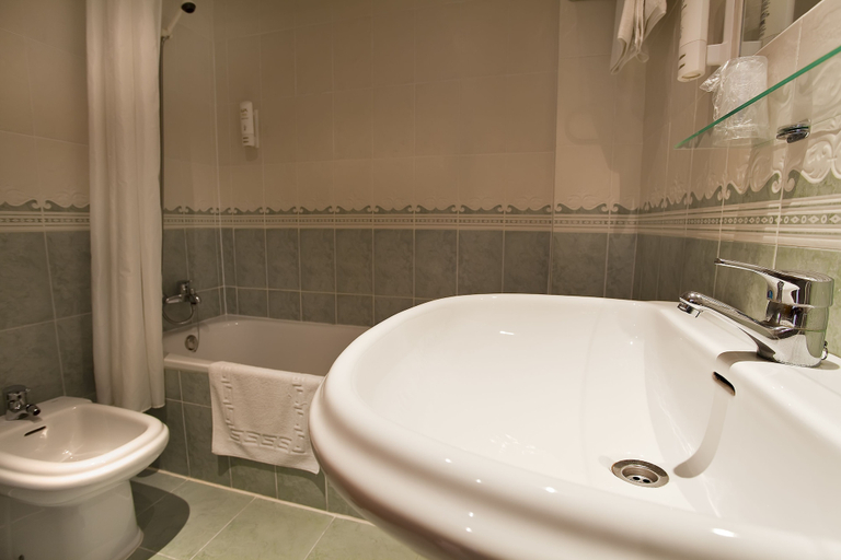 Bathroom 3, Hotel Blanca Brisa Cabo de Gata, Almería