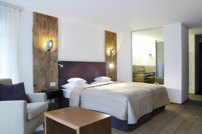 Bedroom 4, Le Mirabeau Resort & Spa Zermatt, Visp