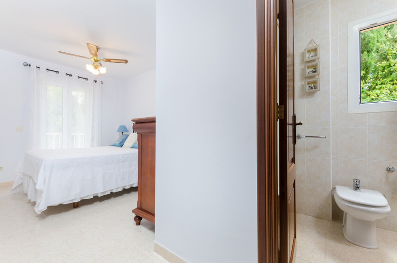 Bedroom 2, M&M, Baleares