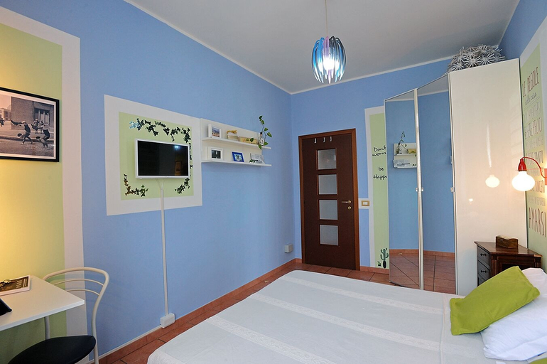 Room 3, Uno sguardo su Porta Palazzo, Torino