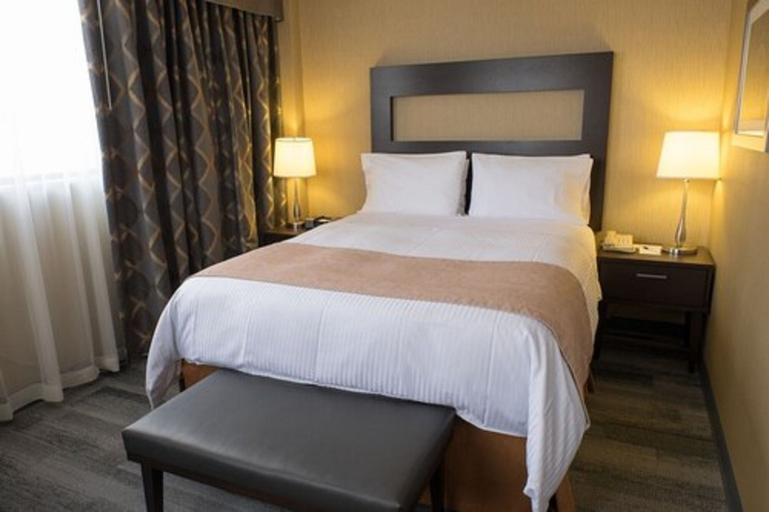 Bedroom 3, The Roehampton Hotel, Toronto