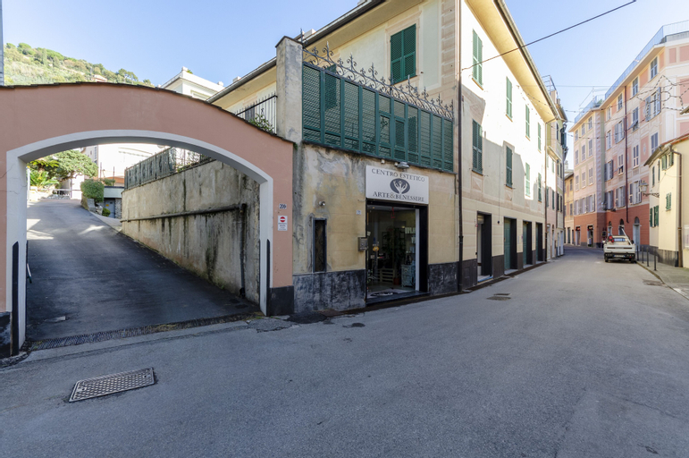 Exterior & Views 2, JOIVY Light Flat for 5 in the Heart of Bogliasco, Genova