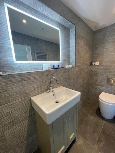 Bathroom, The Tavern, Cumbria