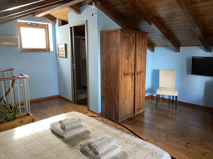 Bedroom 4, La Pennichella Sorrentina, Napoli