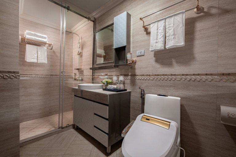 Bathroom 3, La Pandora Cruises, Hạ Long