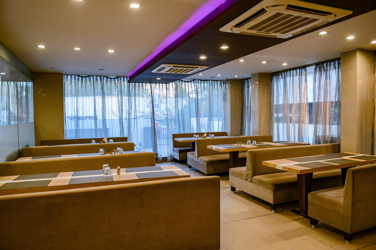 Food & Drinks, Hotel Veronica, Vadodara