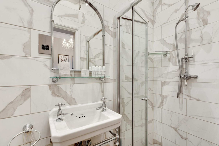 Bathroom 3, Bright Camberwell Georgian Apartment, London