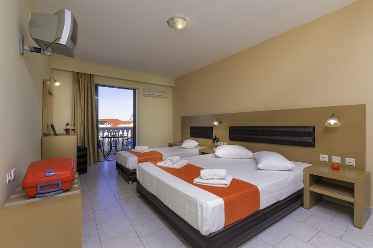 Bedroom 3, Kozanos Hotel & Suites, Ionian Islands