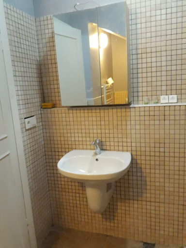 Bathroom 5, Cihangir Apart, Beyoğlu