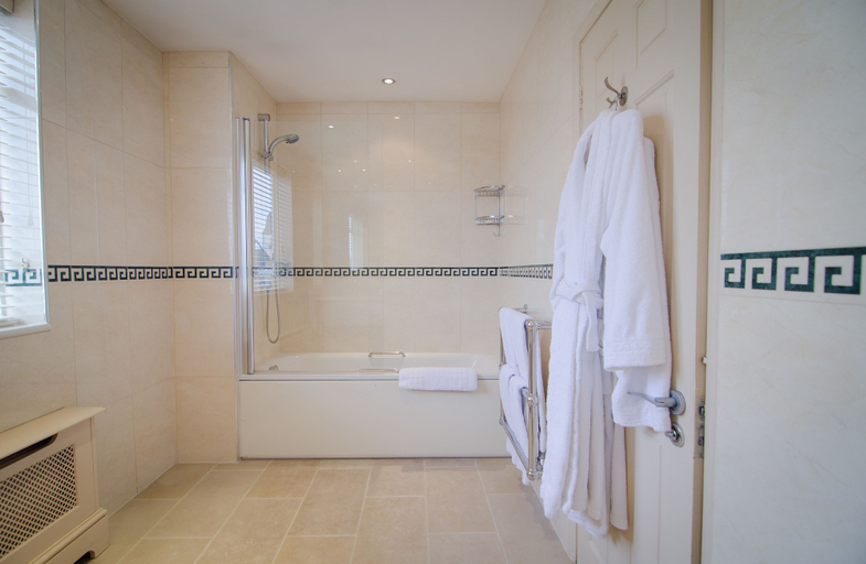 Bathroom 4, Beaufort, London