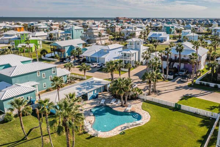 Exterior & Views, Salty Smooch, Nueces