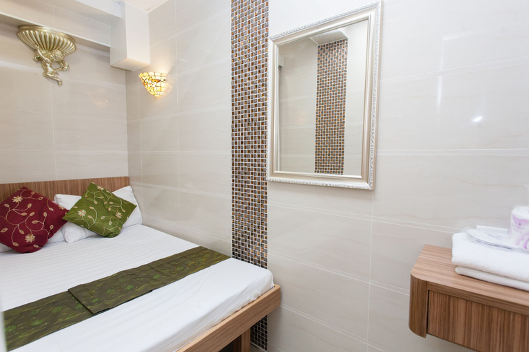 Bathroom 5, Vincent Hill Guesthouse, Kowloon