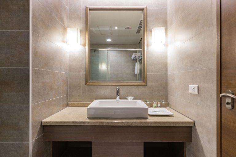 Bathroom 5, The Great Roots Forestry SPA Resort, New Taipei City