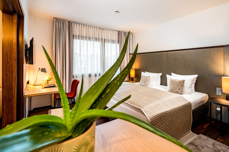 Bedroom 4, Park Plaza Trier, Trier