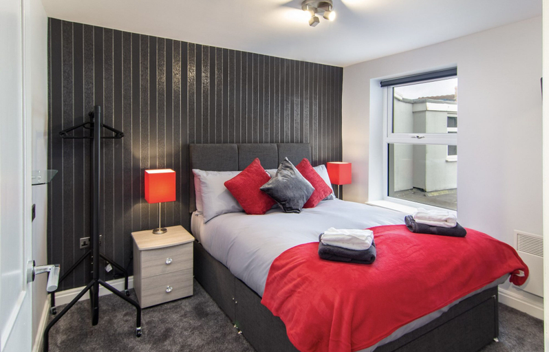 Bedroom 3, 2 Bedrooms Sleeps 6 Near Top Blackpool Attractions, Blackpool