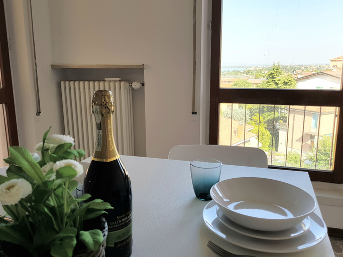 In-room dining 2, Bright Apartments Desenzano - Cavour Lake View 1, Brescia