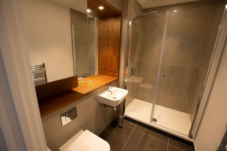 Bathroom 4, Charles Hope Apartment Canary Wharf, London