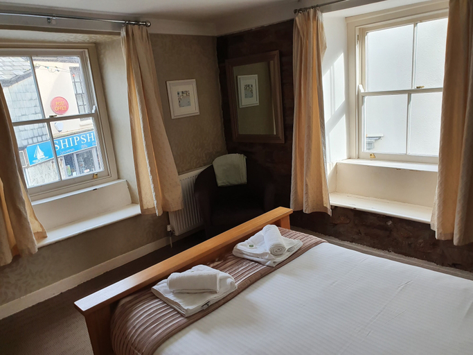 Bedroom 2, Halfway House Inn, Cornwall