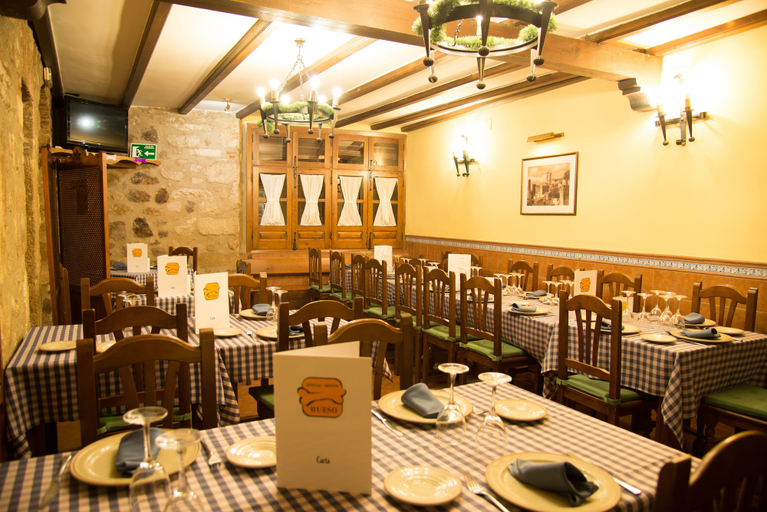 Food & Drinks 5, Hostal Hueso, Cáceres