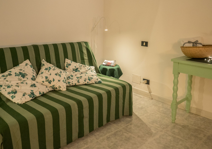Bedroom 4, Picabon Quiet Apartment with AC & Balcony, La Spezia