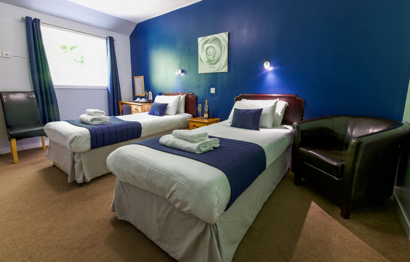 Bedroom 2, Loch Ness Drumnadrochit Hotel, Highland