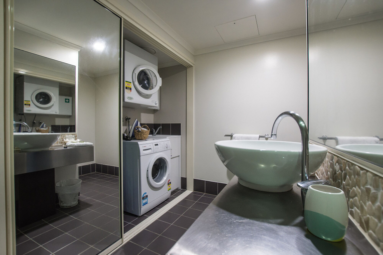 Bathroom 4, Mango Lagoon Resort & Wellness Spa, Cairns