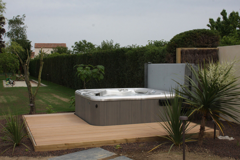 Bathroom 3, Studios Marie Barrault, Vendée