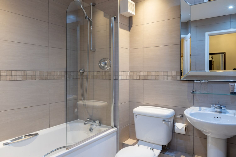 Bathroom 4, Lakes Hotel and Spa, Cumbria