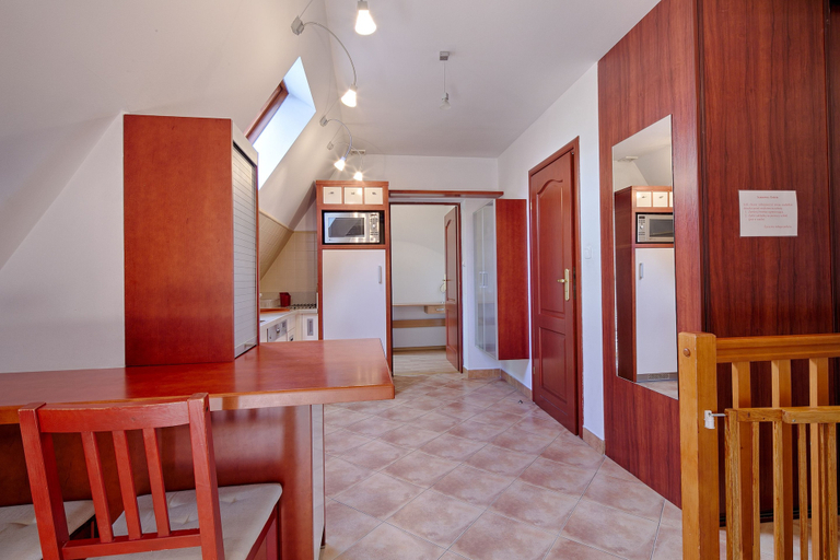 Others 4, Apartament Red Wine Centrum dla 6 osób, Tatra