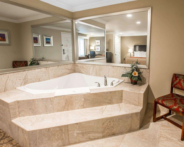 Bathroom 4, Quality Inn Downey, Los Angeles