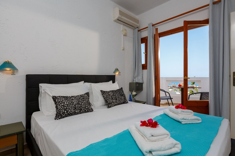 Bedroom 3, Romantica Hotel Apartments, Crete
