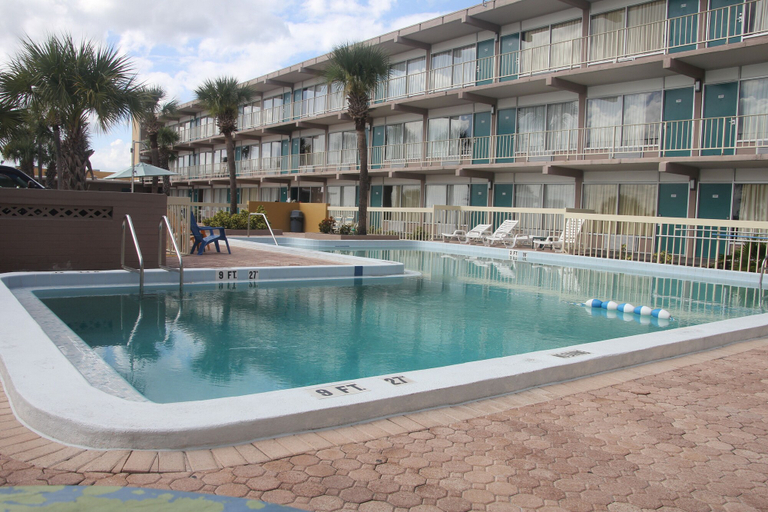 Sport & Beauty, Cruise Port Inn, Brevard