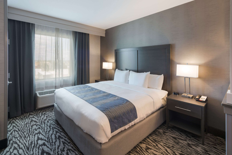 Bedroom 3, Comfort Suites Kennewick at Southridge, Benton