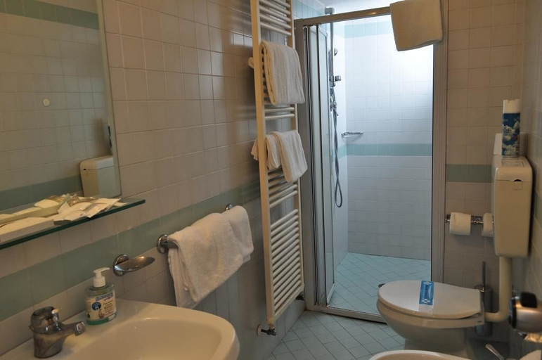 Bathroom 3, Hotel Esedra, Rimini