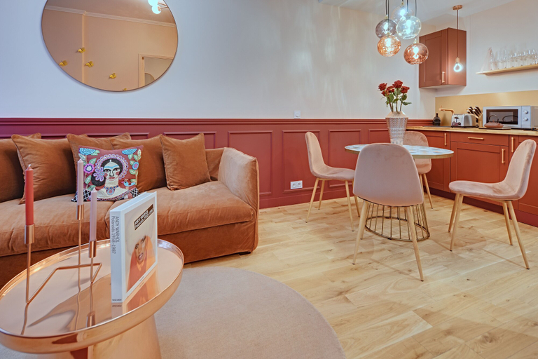 Others 5, Miss Marguerite Suite, Paris