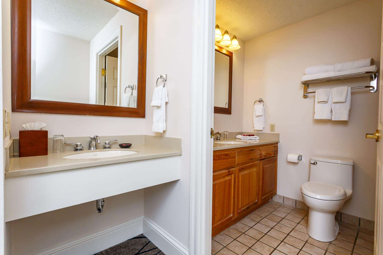 Bathroom 5, Cypress Bend Resort, a Wyndham Hotel, Sabine