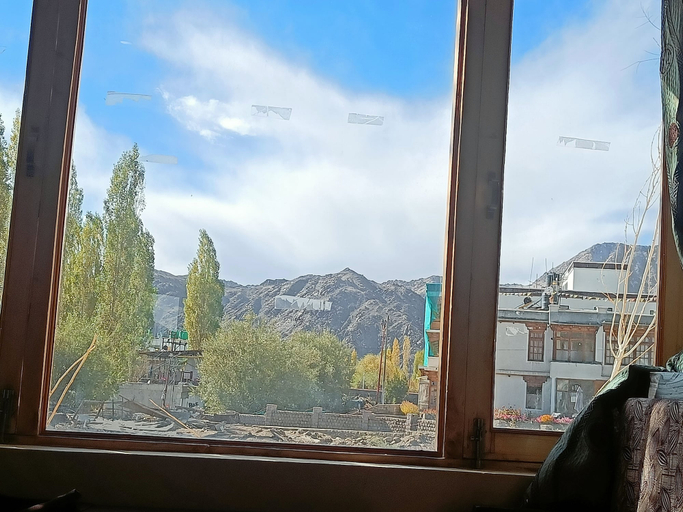 Others 3, Munna Palace, Leh